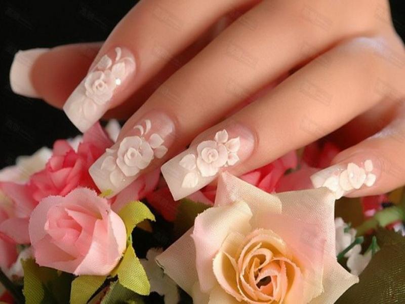 Объемные розы на ногтях