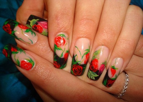Цветочный узор для ногтей из красных роз