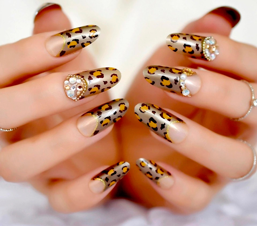 Дизайн ногтей с принтом леопарда
