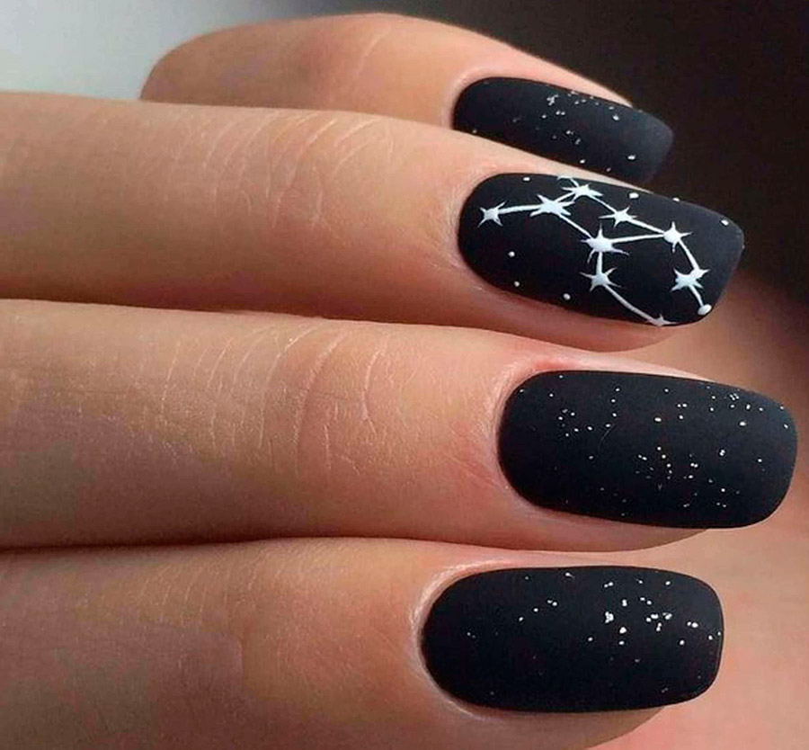 Звезды на ногтях