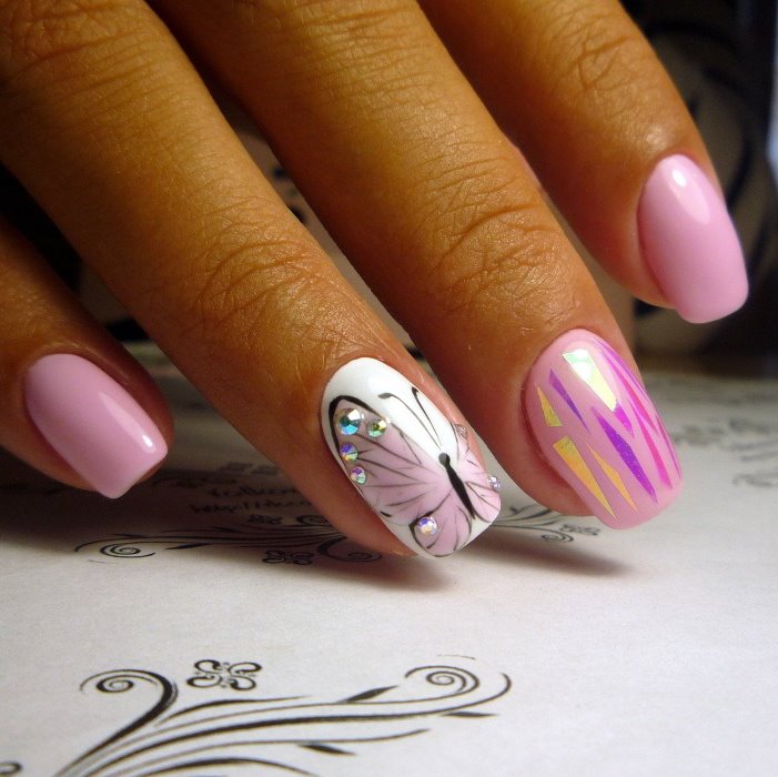 Рисуем красивые бабочки на ногтях