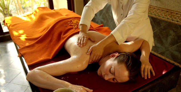 Ananda, India, exfoliation treatment